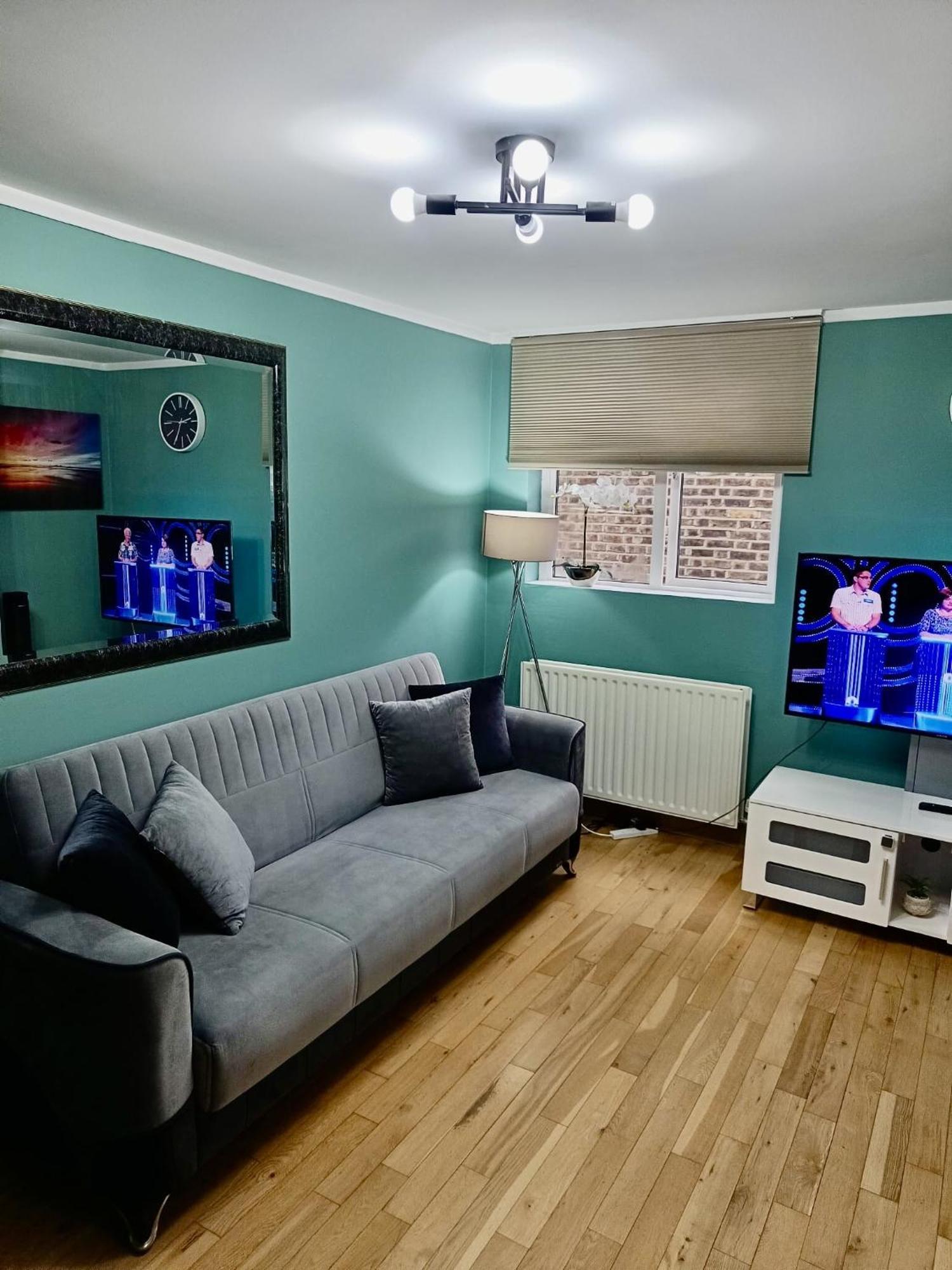 Deluxe Apartment - 1 Min Away From Camden Market And Station London Bagian luar foto