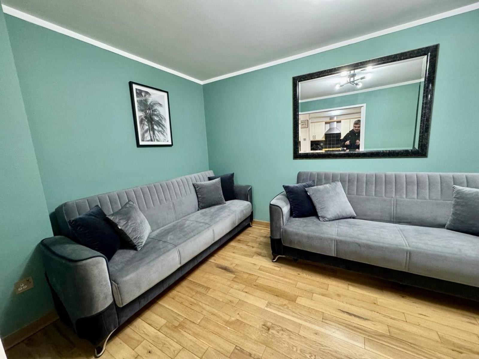 Deluxe Apartment - 1 Min Away From Camden Market And Station London Bagian luar foto
