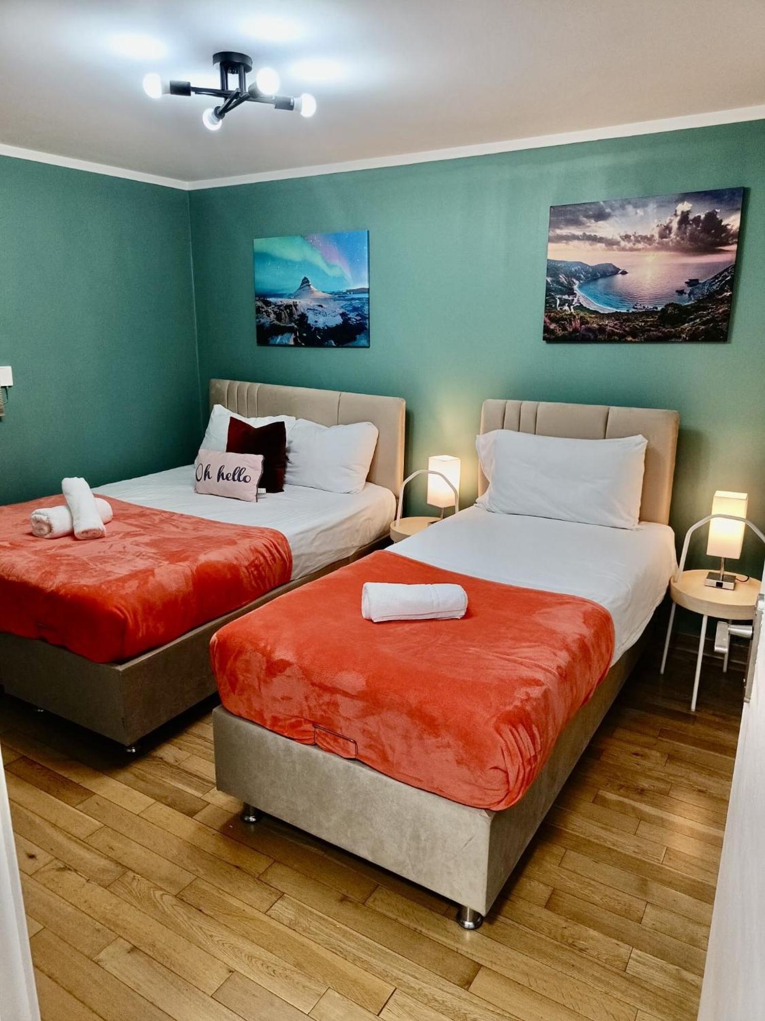 Deluxe Apartment - 1 Min Away From Camden Market And Station London Bagian luar foto
