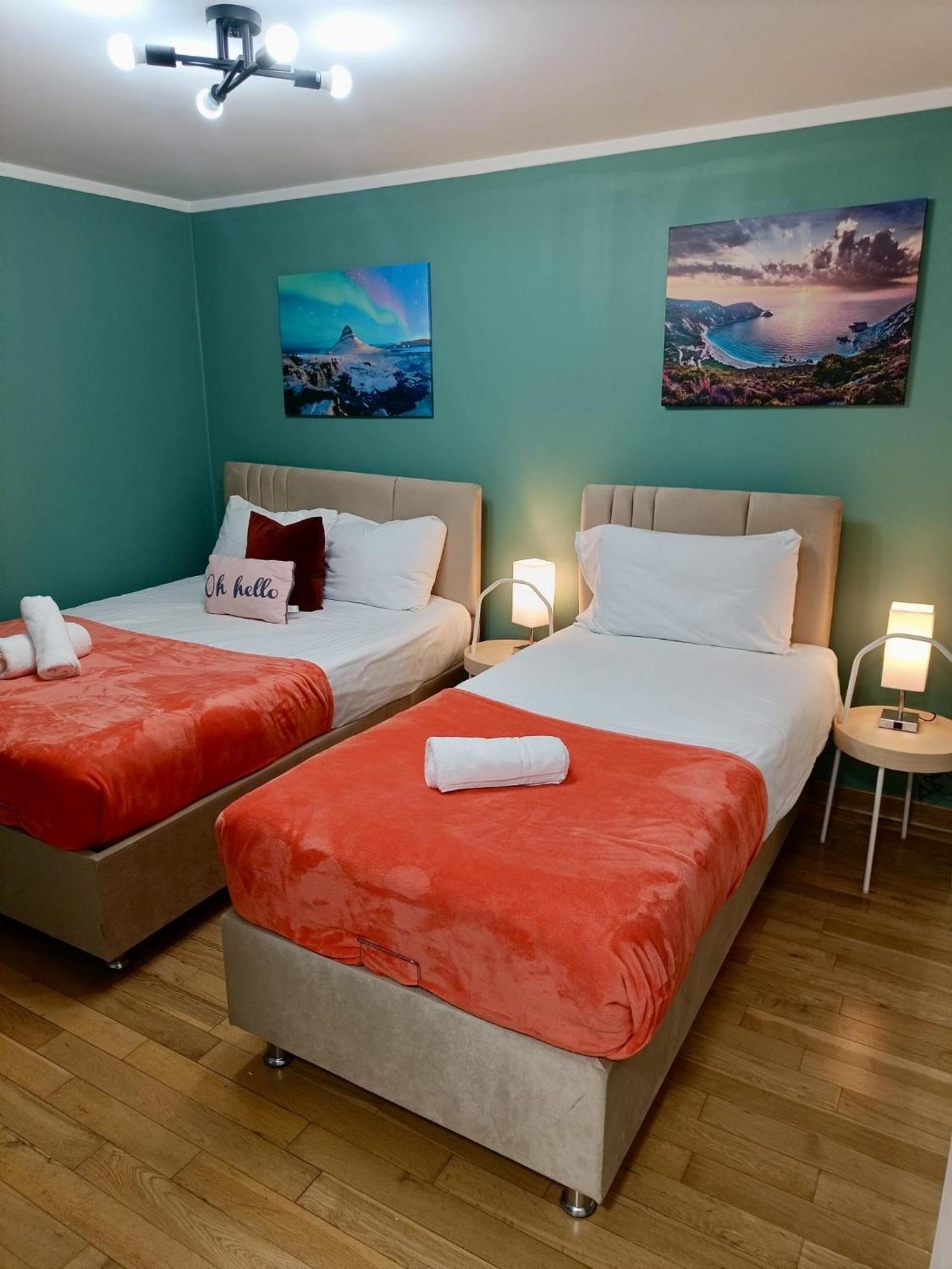 Deluxe Apartment - 1 Min Away From Camden Market And Station London Bagian luar foto