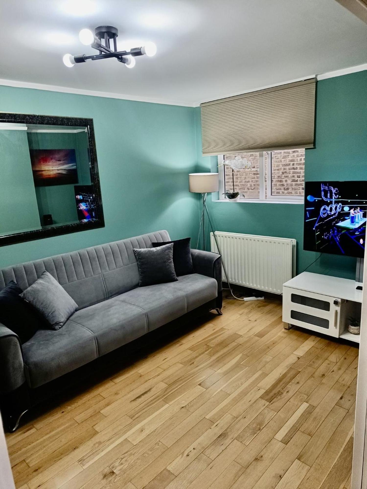 Deluxe Apartment - 1 Min Away From Camden Market And Station London Bagian luar foto